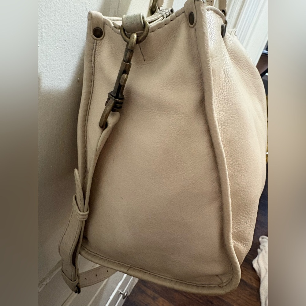 American Leather Co. Cream/Beige Top Handle Bag with Adjustable Crossbody Strap - Picture 4 of 16